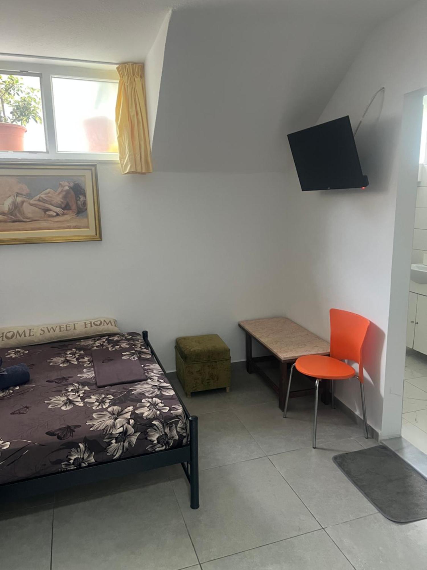 Centrally Located Private Rooms Heraklion  Exterior photo