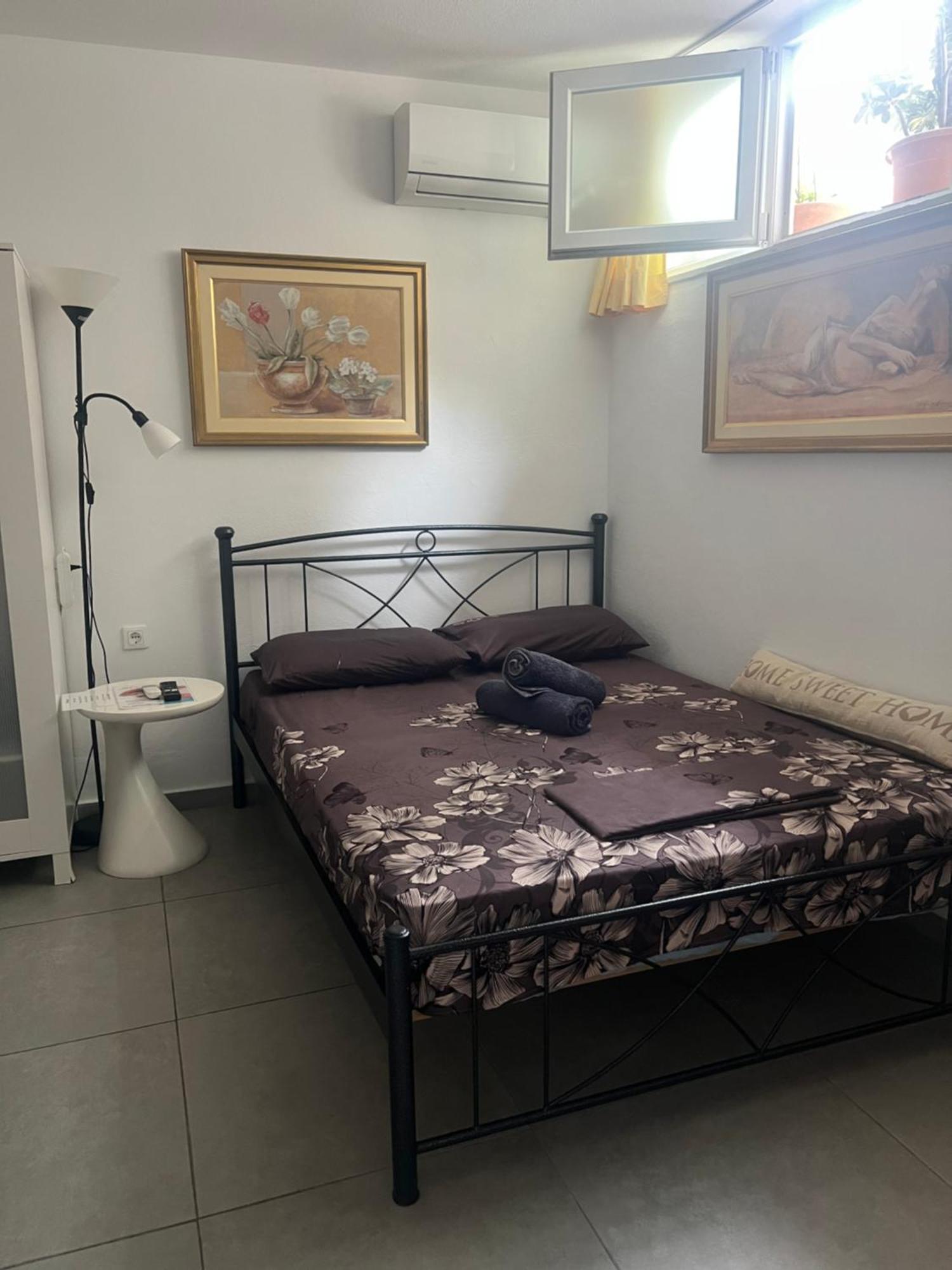 Centrally Located Private Rooms Heraklion  Exterior photo